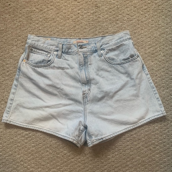 High Loose Shorts | Levi’s | Size 32 - Picture 4 of 5